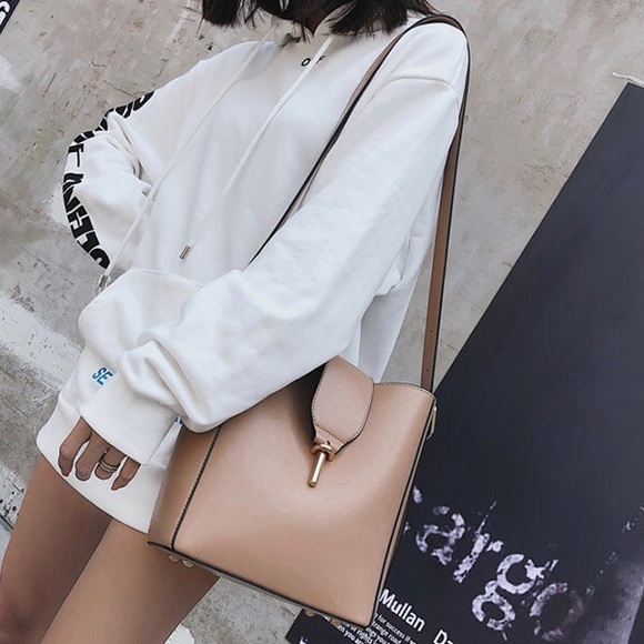 🆕 BERLIN Bucket Bag - Picture 4 of 6